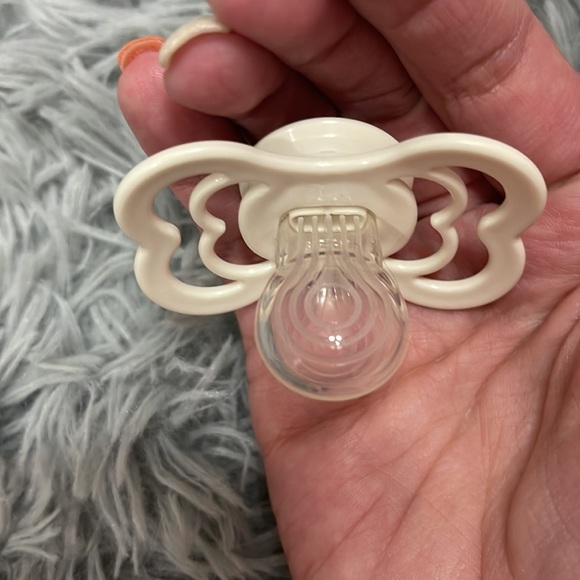 Bibs pacifier in cream - Picture 2 of 3